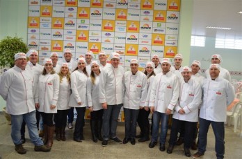 Núcleo de Jovens Empreendedores comemora o sucesso do Frango Chef Núcleo de Jovens Empreendedores comemora o sucesso do Frango Chef